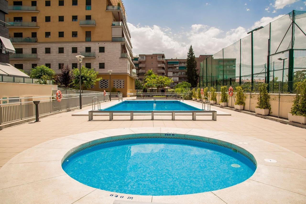 EnjoyGranada LUJO Piscina y Parking Apartment Bagian luar foto