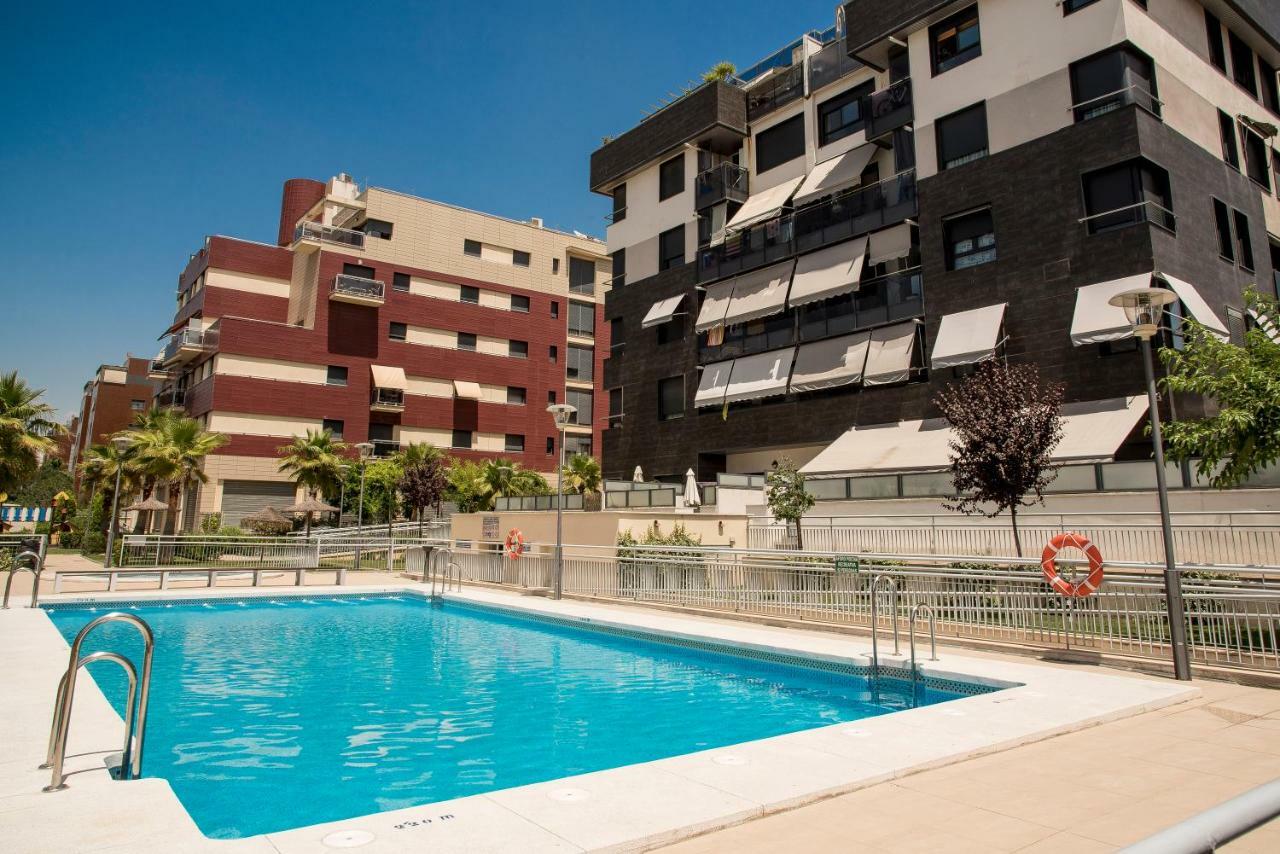 EnjoyGranada LUJO Piscina y Parking Apartment Bagian luar foto