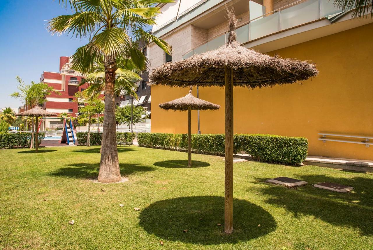 EnjoyGranada LUJO Piscina y Parking Apartment Bagian luar foto