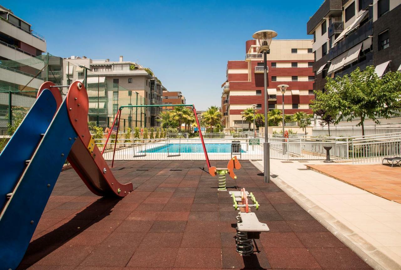 EnjoyGranada LUJO Piscina y Parking Apartment Bagian luar foto